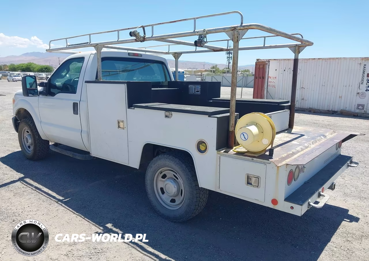 2011 Ford F-350 Chassis Xl VIN:1FDRF3F63BEA31943 - 3