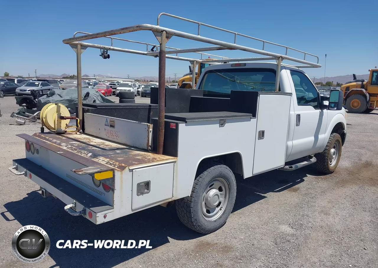 2011 Ford F-350 Chassis Xl VIN:1FDRF3F63BEA31943 - 4