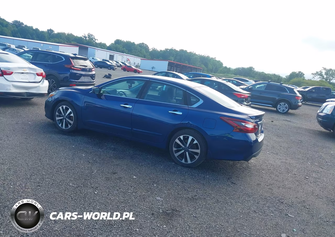2017 Nissan Altima 2.5 Sr VIN:1N4AL3AP0HC184459 - 3