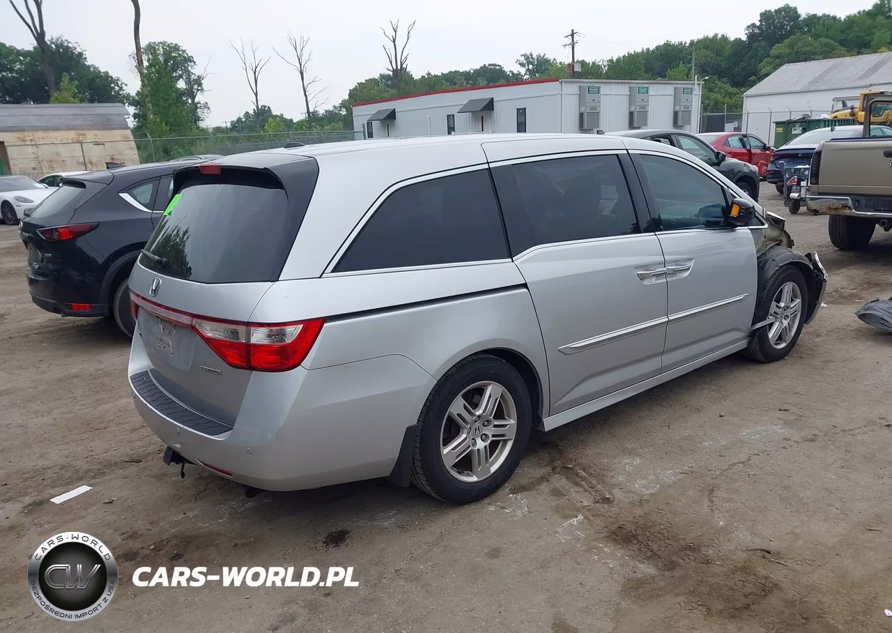 2012 Honda Odyssey Touring-Touring Elite VIN:5FNRL5H9XCB109912 - 4