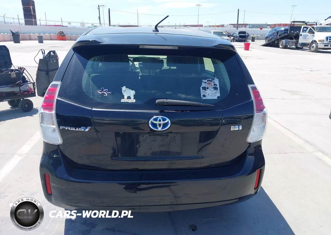 2015 Toyota Prius V Two VIN:JTDZN3EU3FJ027816 - 16