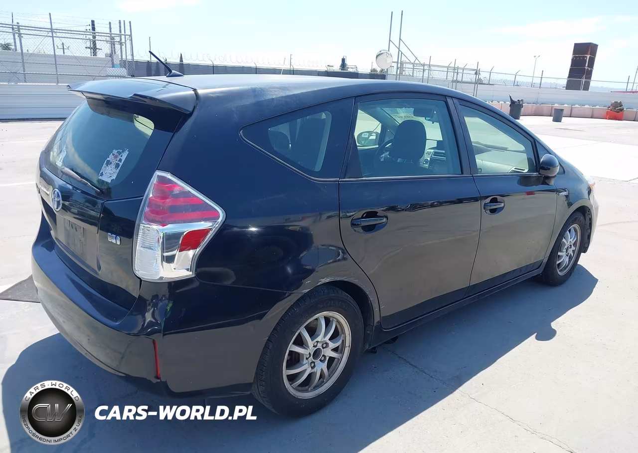 2015 Toyota Prius V Two VIN:JTDZN3EU3FJ027816 - 4