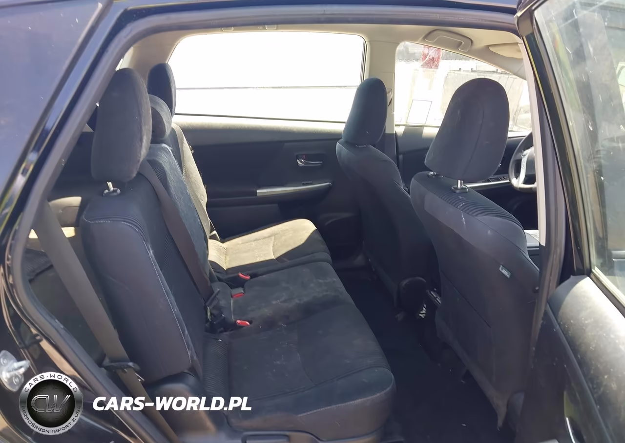 2015 Toyota Prius V Two VIN:JTDZN3EU3FJ027816 - 8