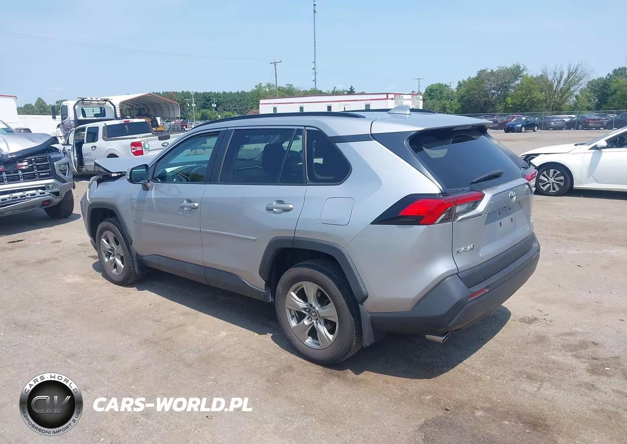 2023 Toyota Rav4 Xle VIN:2T3P1RFV6PC385817 - 3