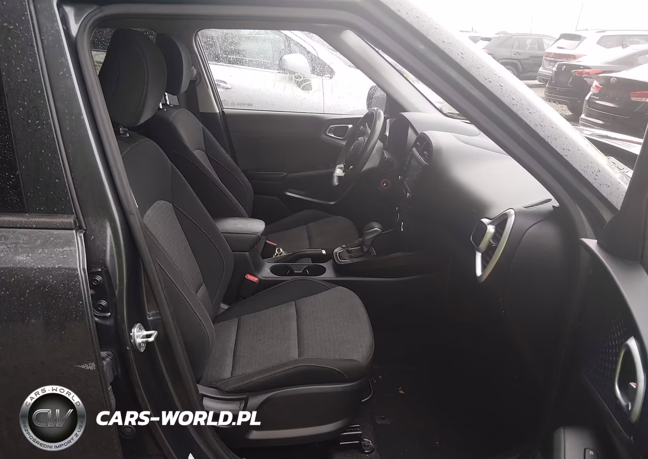 2020 Kia Soul S VIN:KNDJ23AU1L7732120 - 5