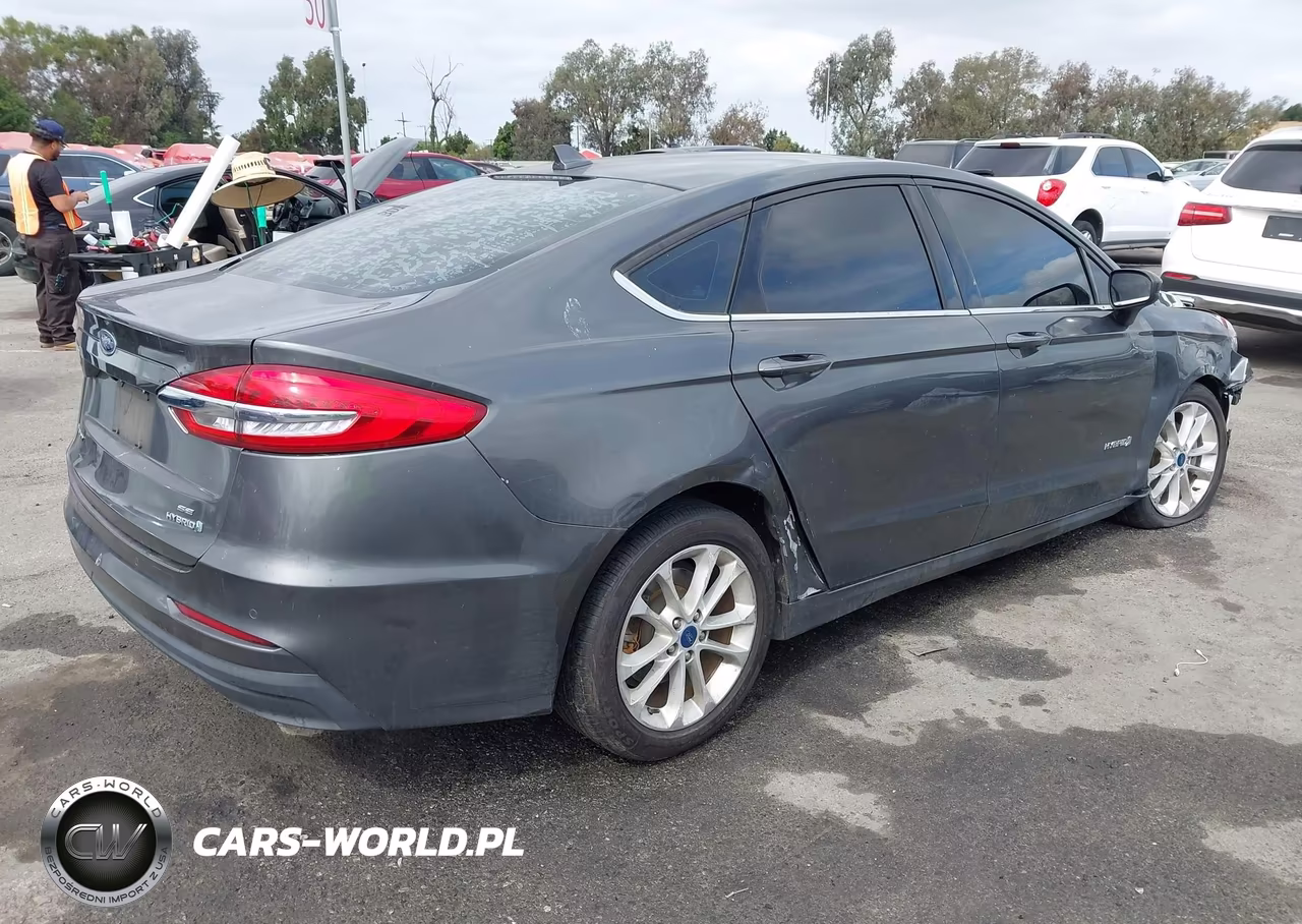 2019 Ford Fusion Hybrid Se VIN:3FA6P0LU1KR200138 - 4