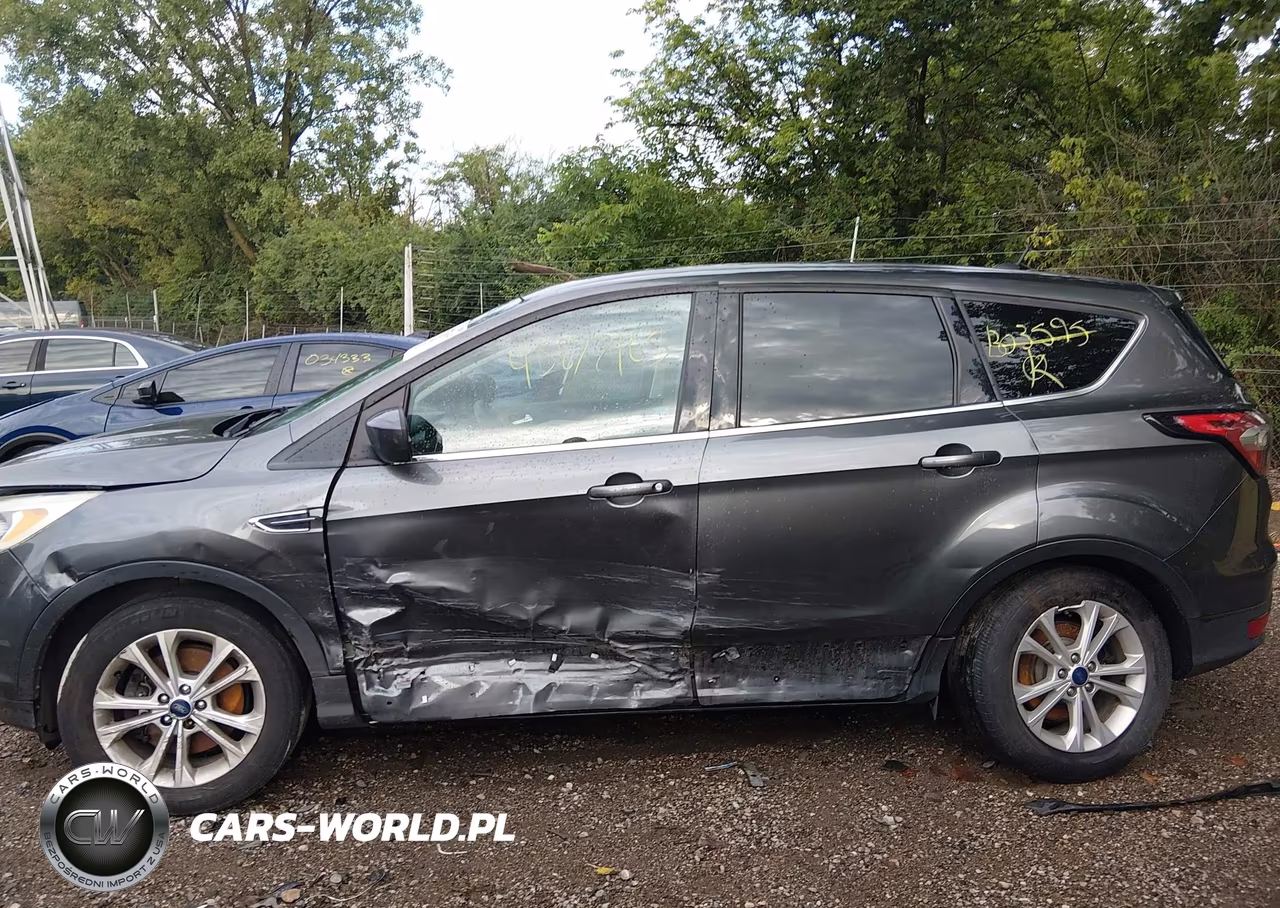 2017 Ford Escape Se VIN:1FMCU9GD2HUB03595 - 14