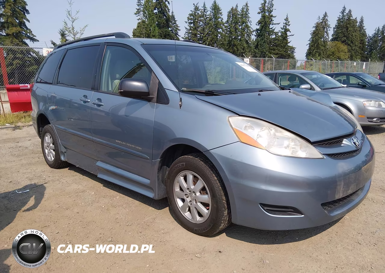 2010 Toyota Sienna Le