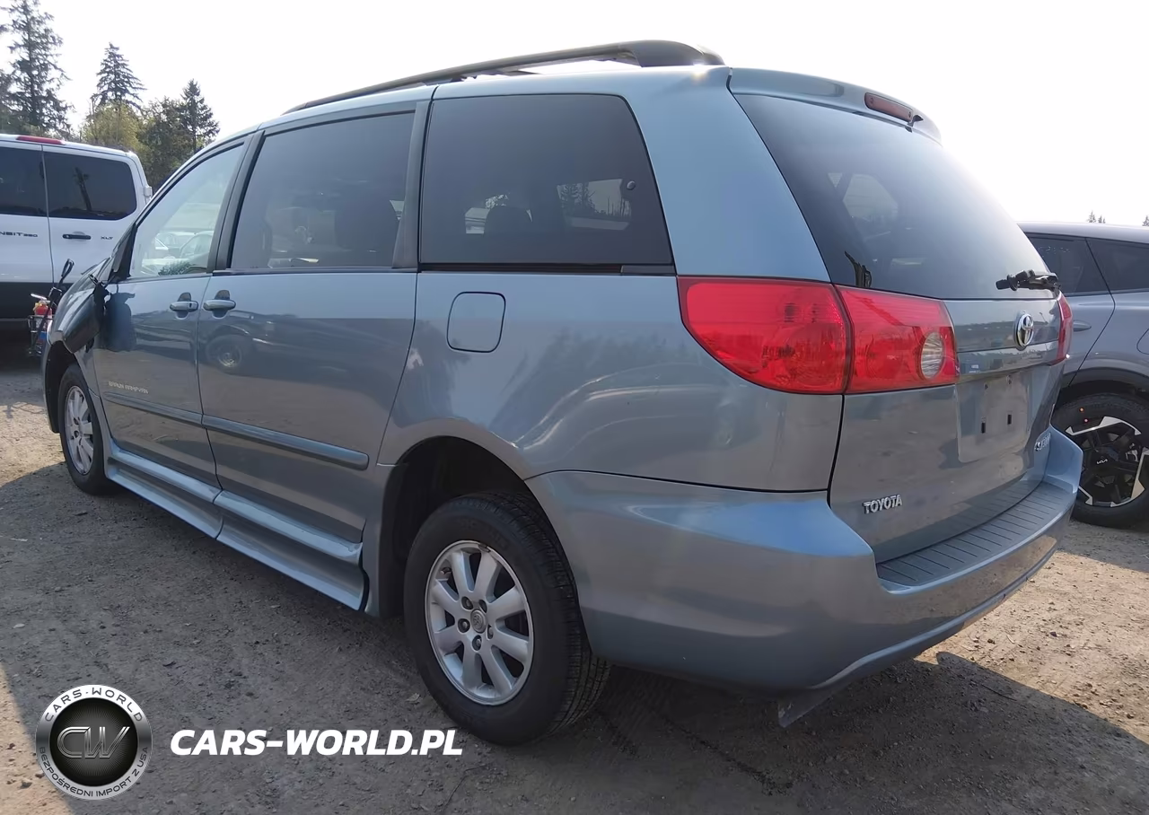 2010 Toyota Sienna Le VIN:5TDKK4CC2AS327336 - 3