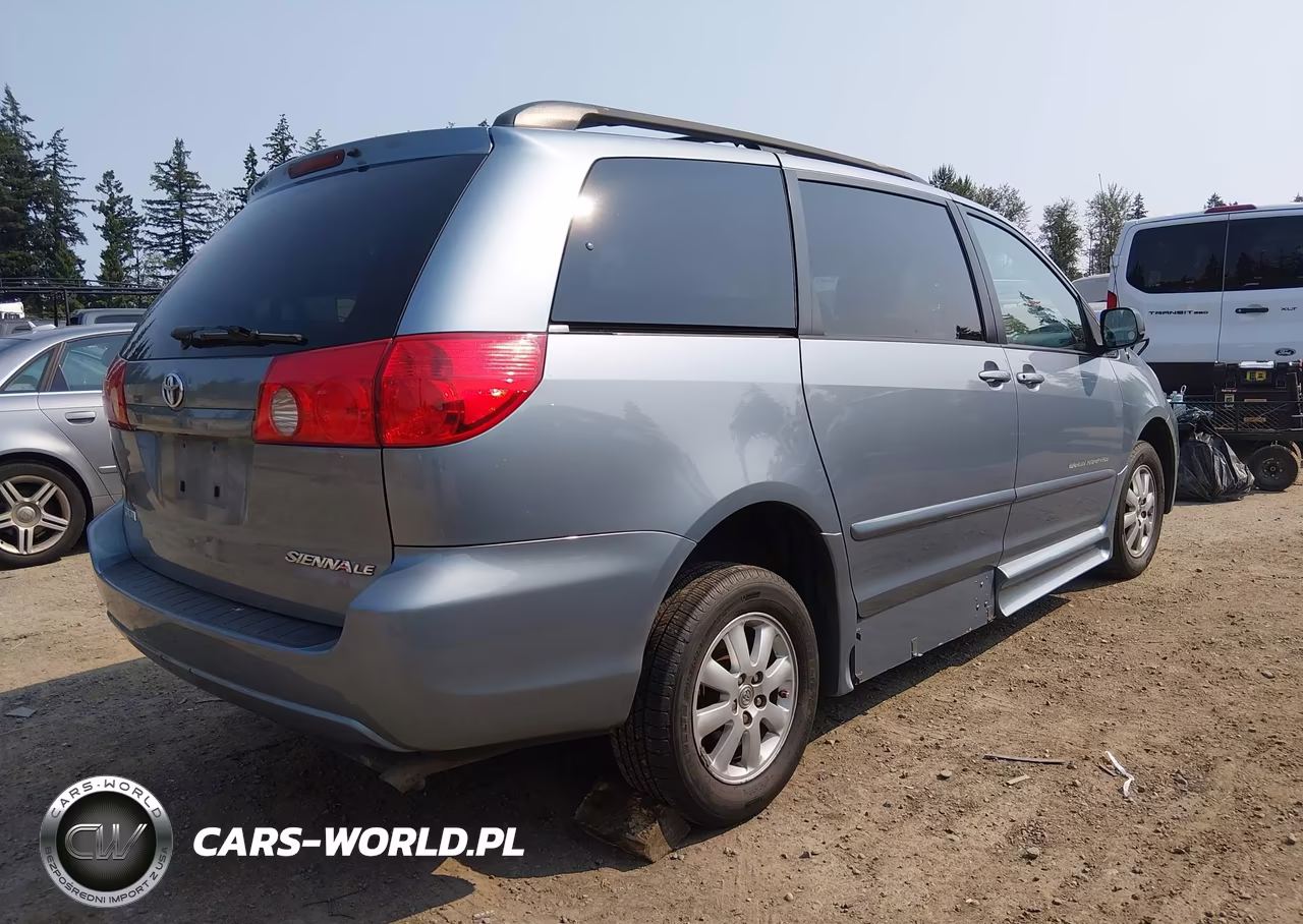 2010 Toyota Sienna Le VIN:5TDKK4CC2AS327336 - 4