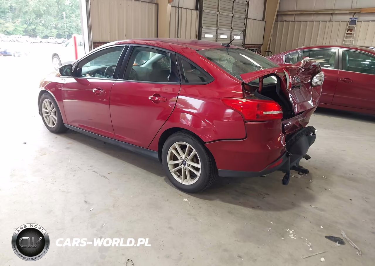 2015 Ford Focus Se VIN:1FADP3F25FL258907 - 3