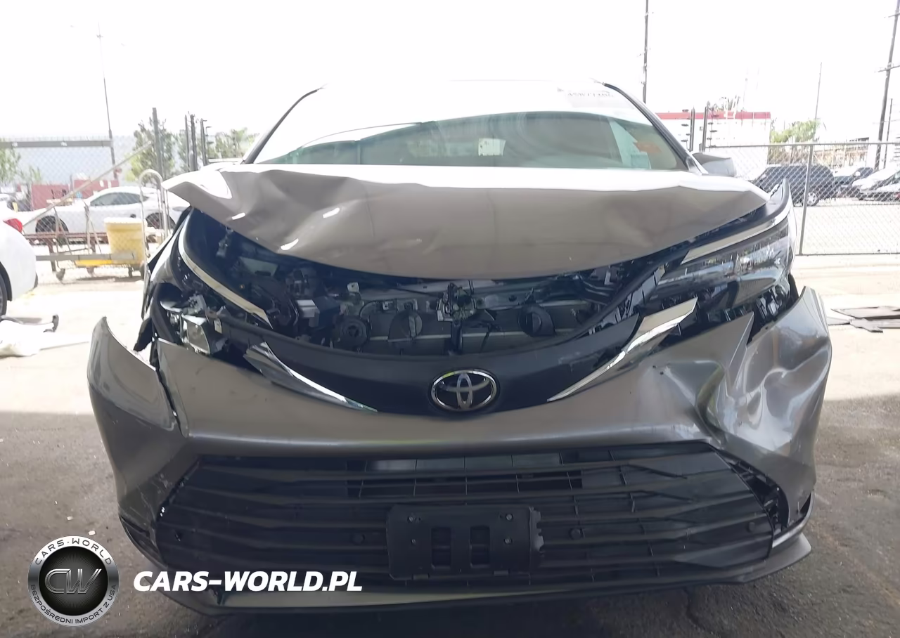 2026 Toyota Sienna Xle VIN:5TDYRKECXTS333380 - 12