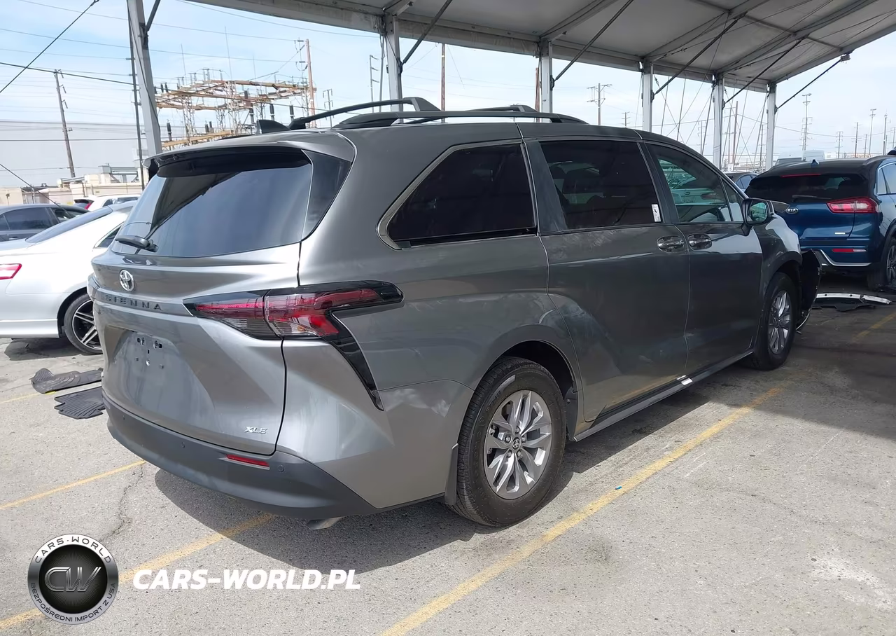2026 Toyota Sienna Xle VIN:5TDYRKECXTS333380 - 4