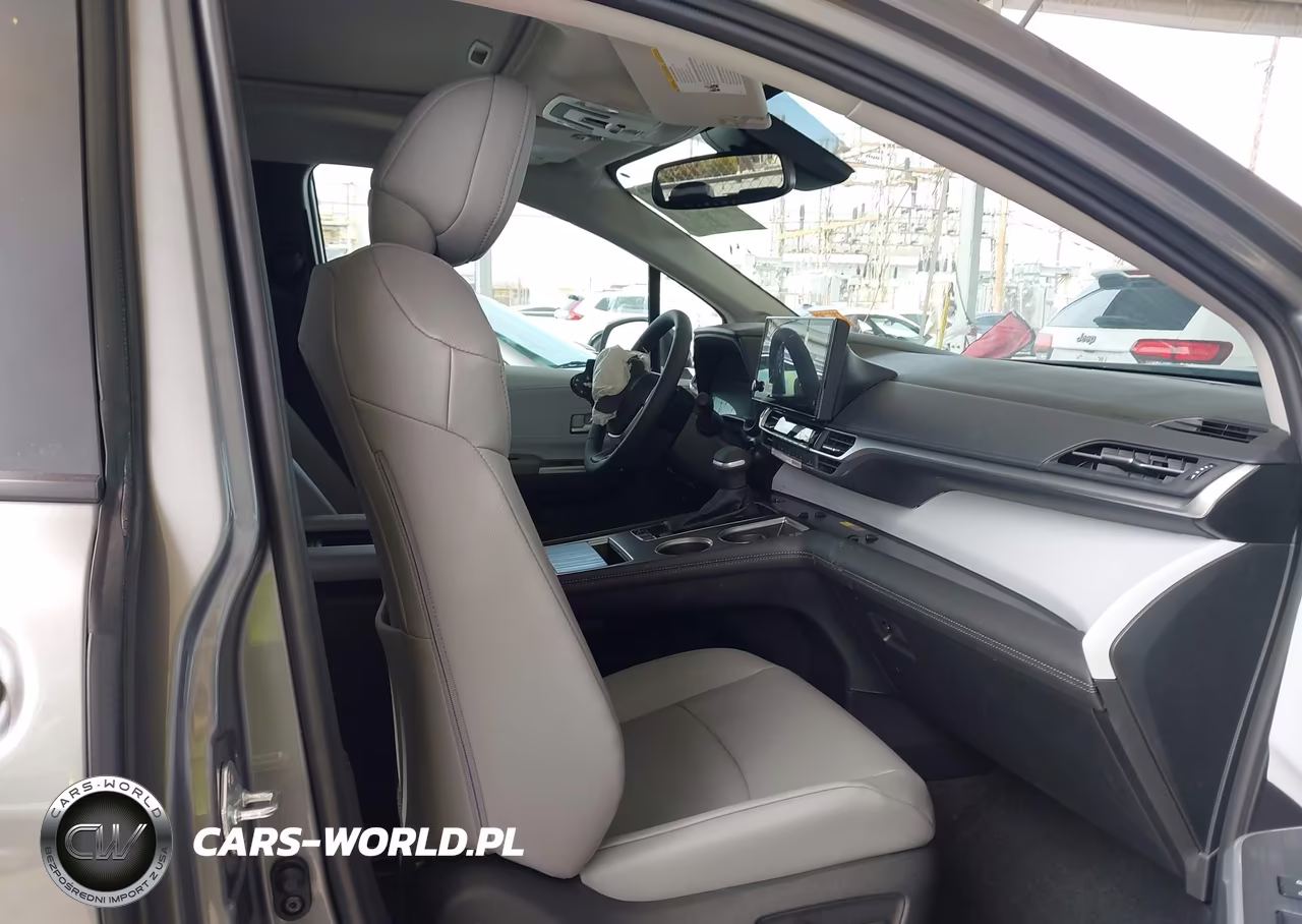 2026 Toyota Sienna Xle VIN:5TDYRKECXTS333380 - 5