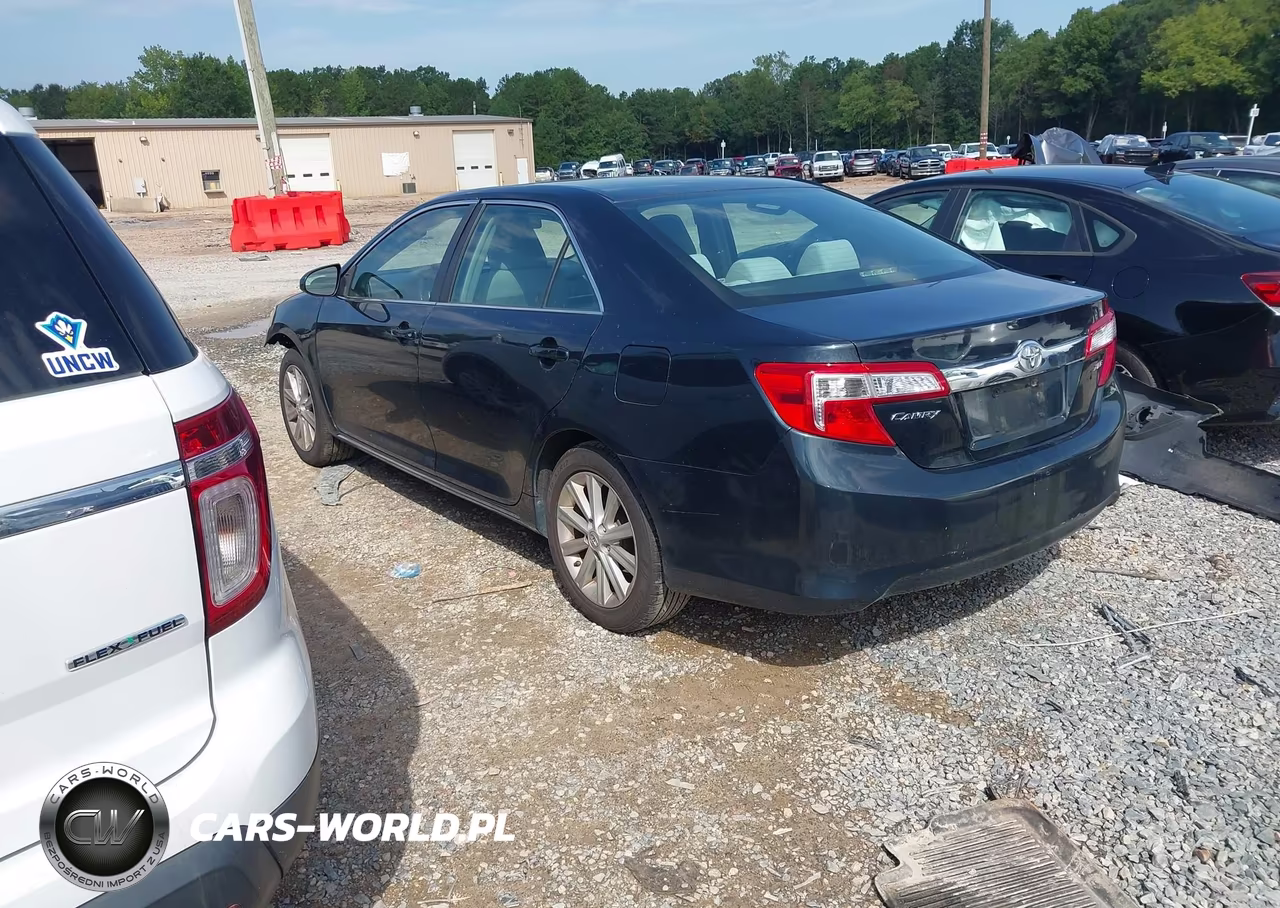 2014 Toyota Camry Xle VIN:4T1BF1FK3EU338963 - 3