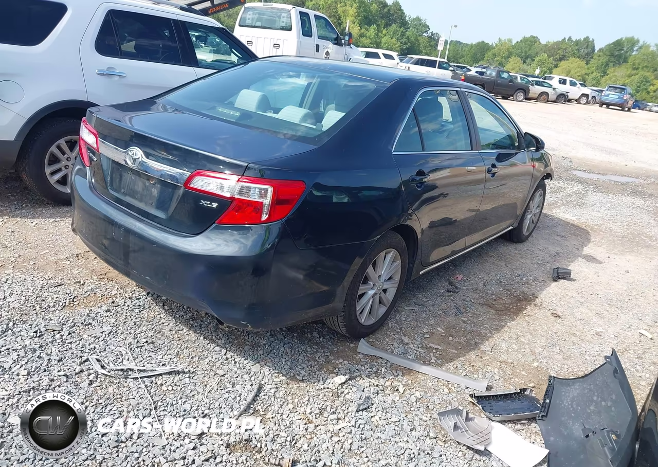 2014 Toyota Camry Xle VIN:4T1BF1FK3EU338963 - 4
