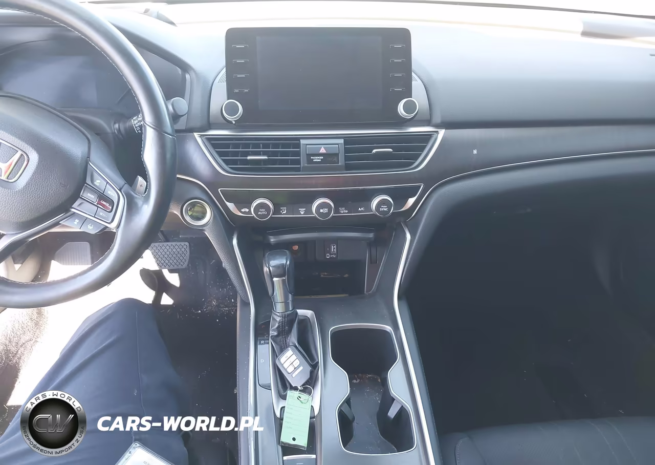 2018 Honda Accord Touring VIN:1HGCV1F91JA041647 - 11