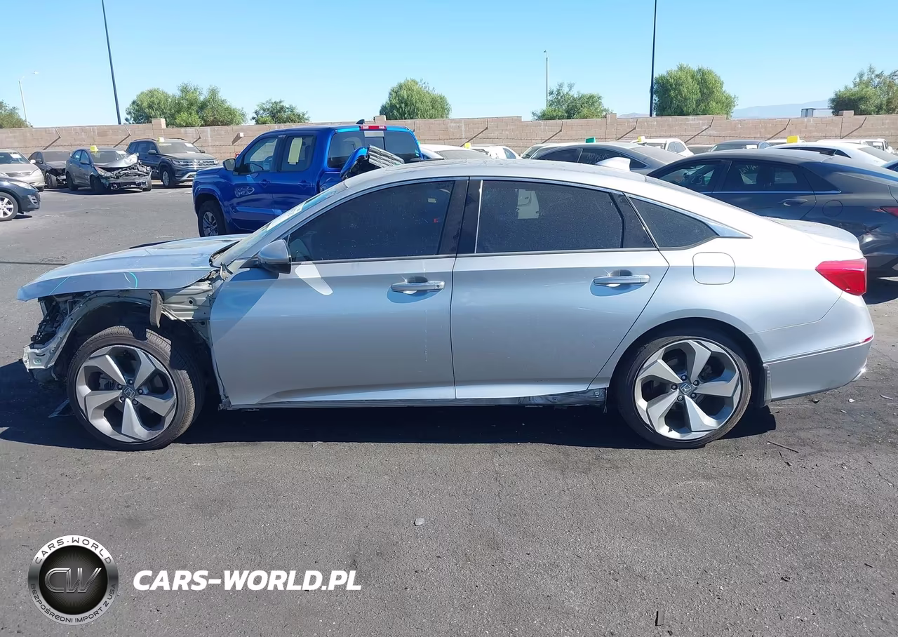 2018 Honda Accord Touring VIN:1HGCV1F91JA041647 - 15