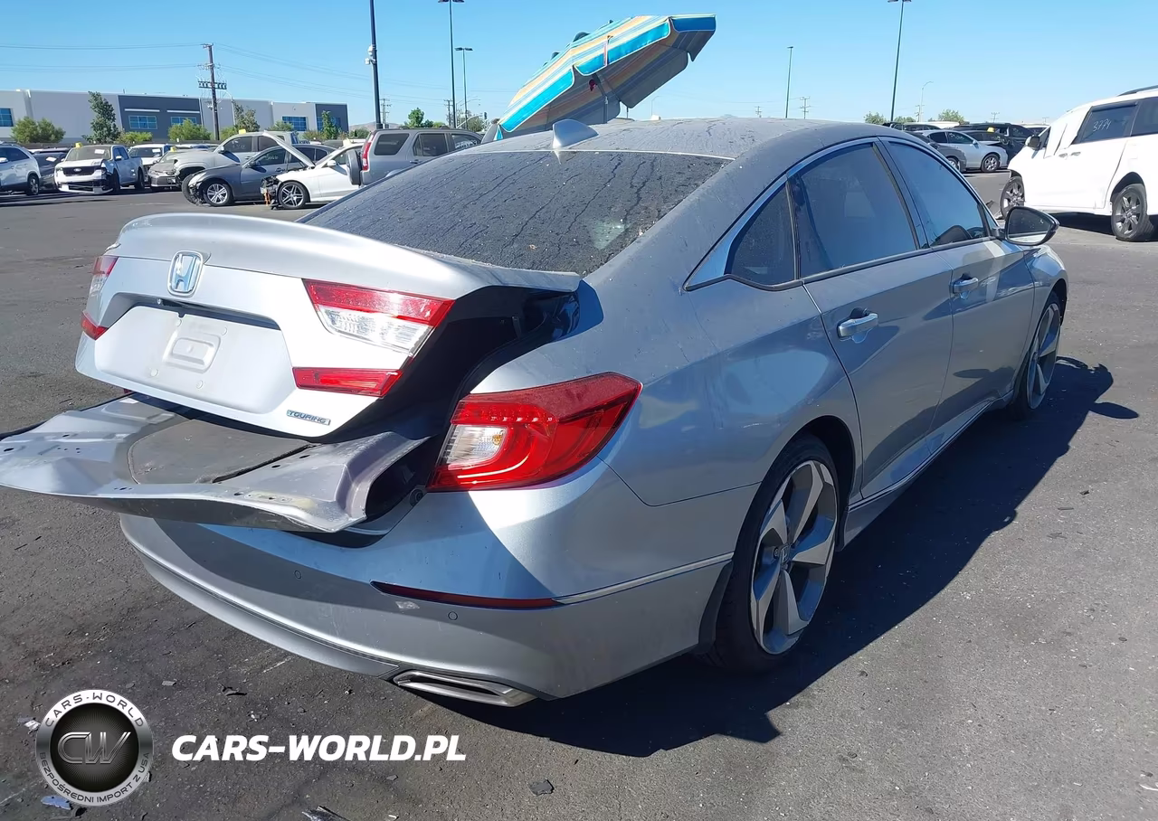 2018 Honda Accord Touring VIN:1HGCV1F91JA041647 - 4