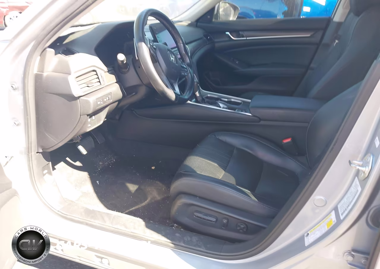 2018 Honda Accord Touring VIN:1HGCV1F91JA041647 - 5