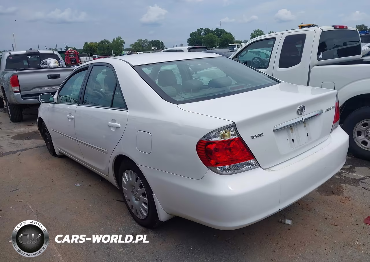 2005 Toyota Camry Xle VIN:4T1BE30K55U598143 - 15