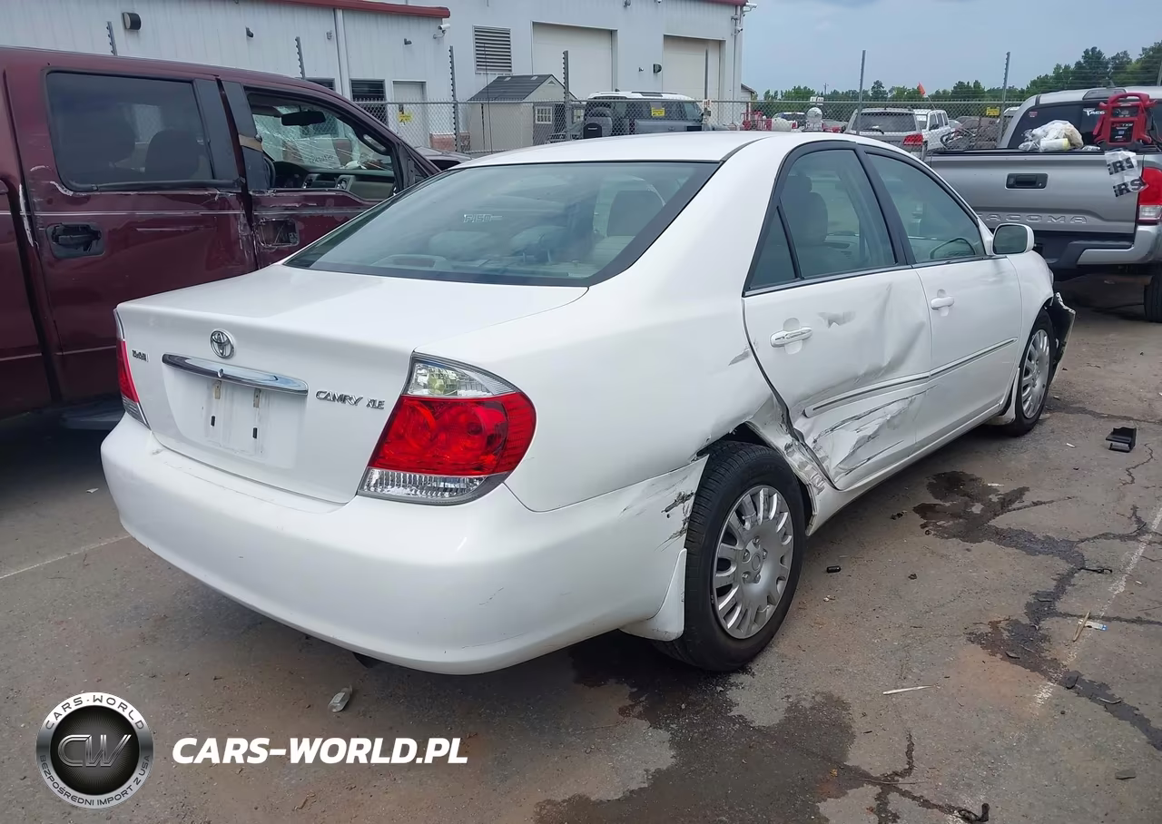2005 Toyota Camry Xle VIN:4T1BE30K55U598143 - 4