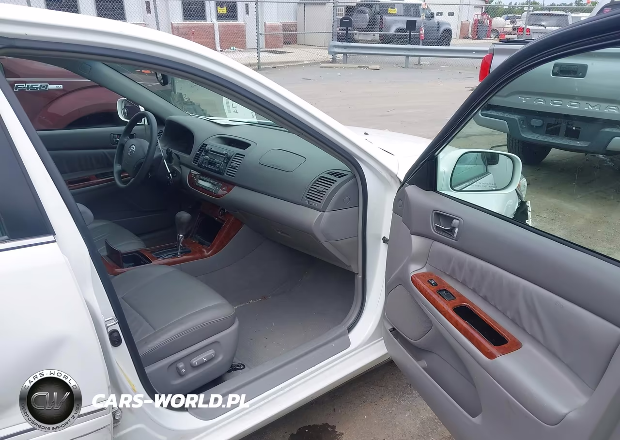 2005 Toyota Camry Xle VIN:4T1BE30K55U598143 - 5