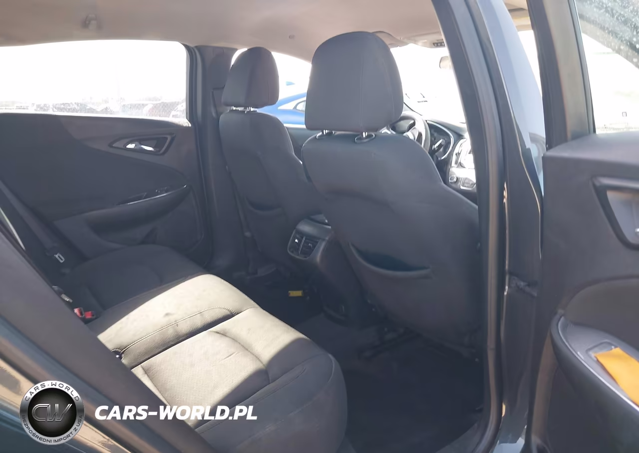 2018 Chevrolet Malibu Lt VIN:1G1ZD5ST8JF149327 - 8