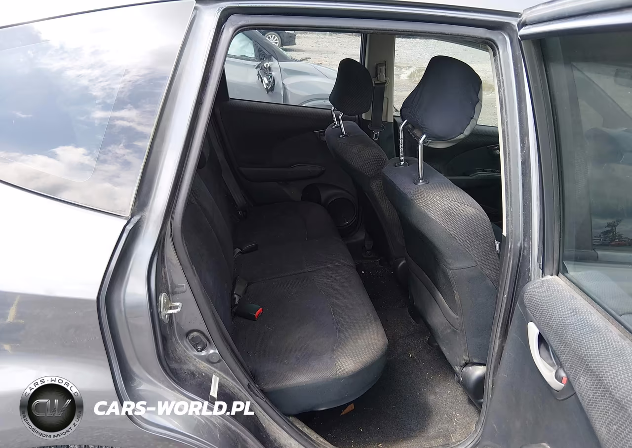2013 Honda Fit Sport VIN:JHMGE8H50DC041262 - 8