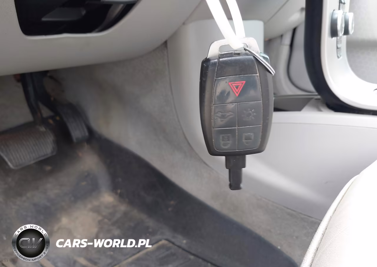 2009 Volvo C70 T5 VIN:YV1MC67219J072913 - 11