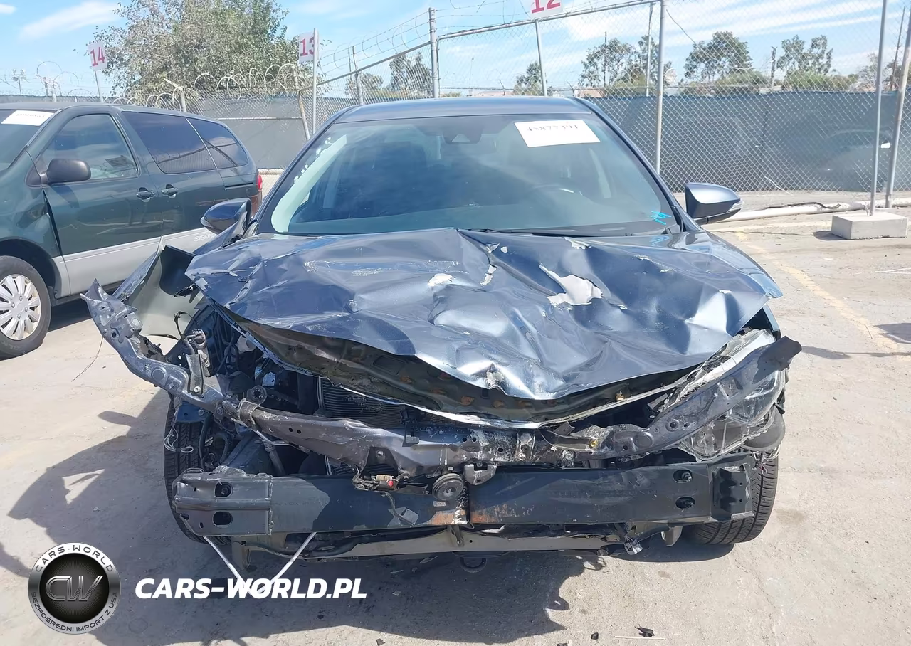 2018 Toyota Corolla Se VIN:5YFBURHE9JP769931 - 13