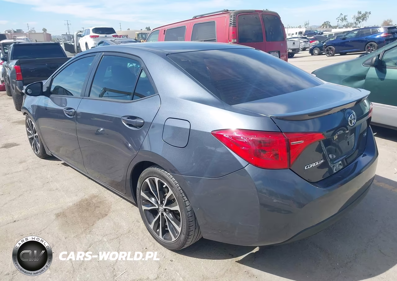 2018 Toyota Corolla Se VIN:5YFBURHE9JP769931 - 3