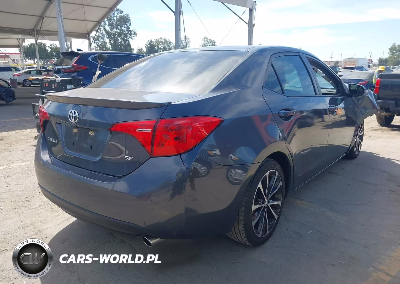 2018 Toyota Corolla Se VIN:5YFBURHE9JP769931 - 4