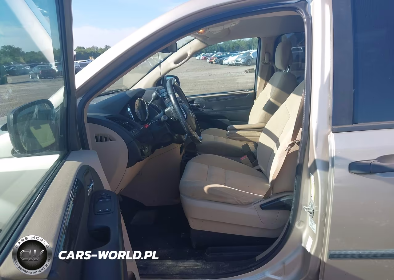 2015 Dodge Grand Caravan American Value Pkg VIN:2C4RDGBG8FR600049 - 5