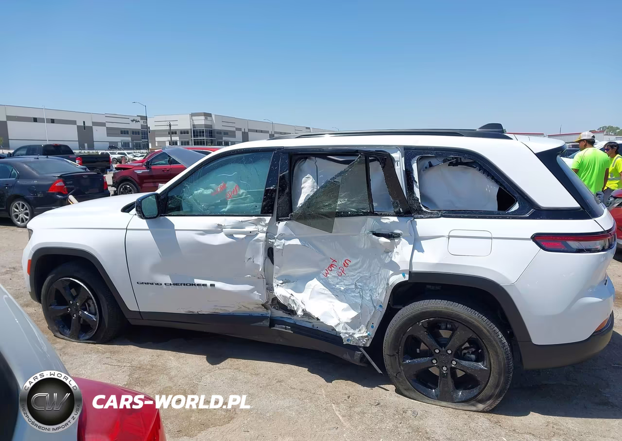 2024 Jeep Grand Cherokee Altitude X 4X4 VIN:1C4RJHAG5RC704284 - 14