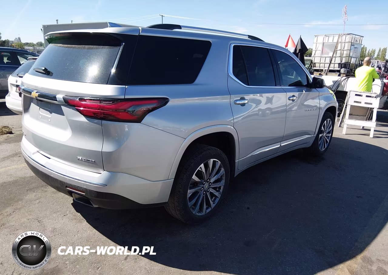 2022 Chevrolet Traverse Awd Premier VIN:1GNEVKKW4NJ157995 - 4