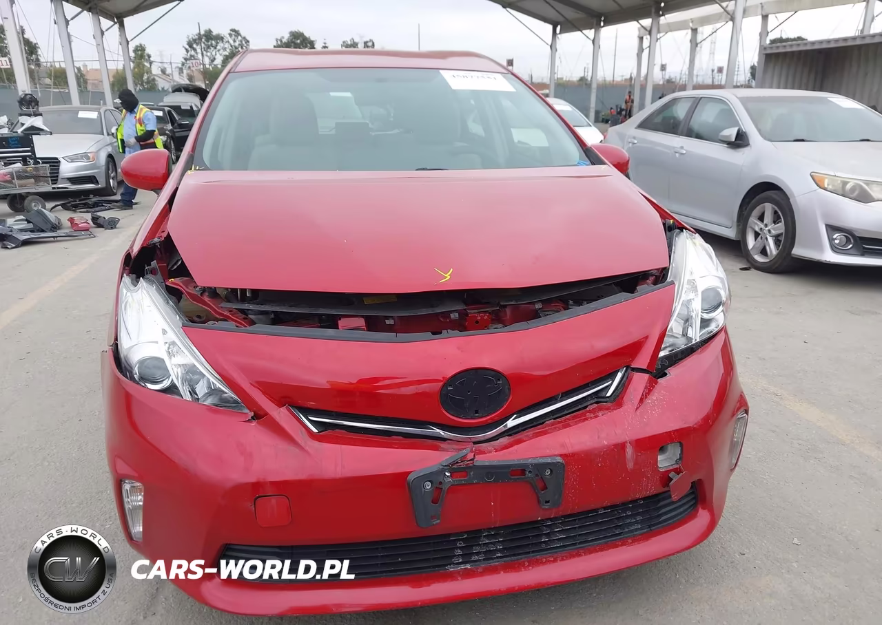2013 Toyota Prius V Three VIN:JTDZN3EUXD3194207 - 6