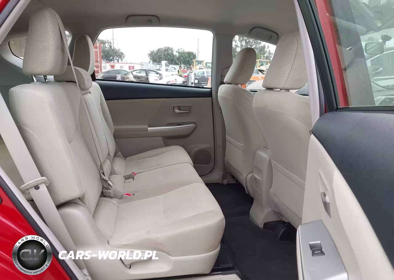 2013 Toyota Prius V Three VIN:JTDZN3EUXD3194207 - 8