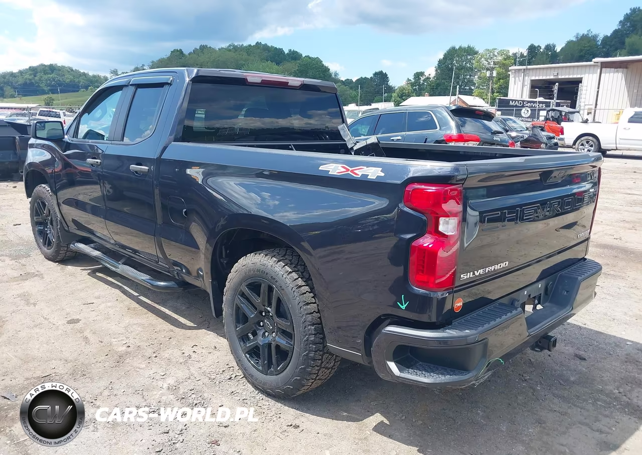 2022 Chevrolet Silverado 1500 4Wd Standard Bed Custom VIN:1GCRDBEK2NZ644636 - 3
