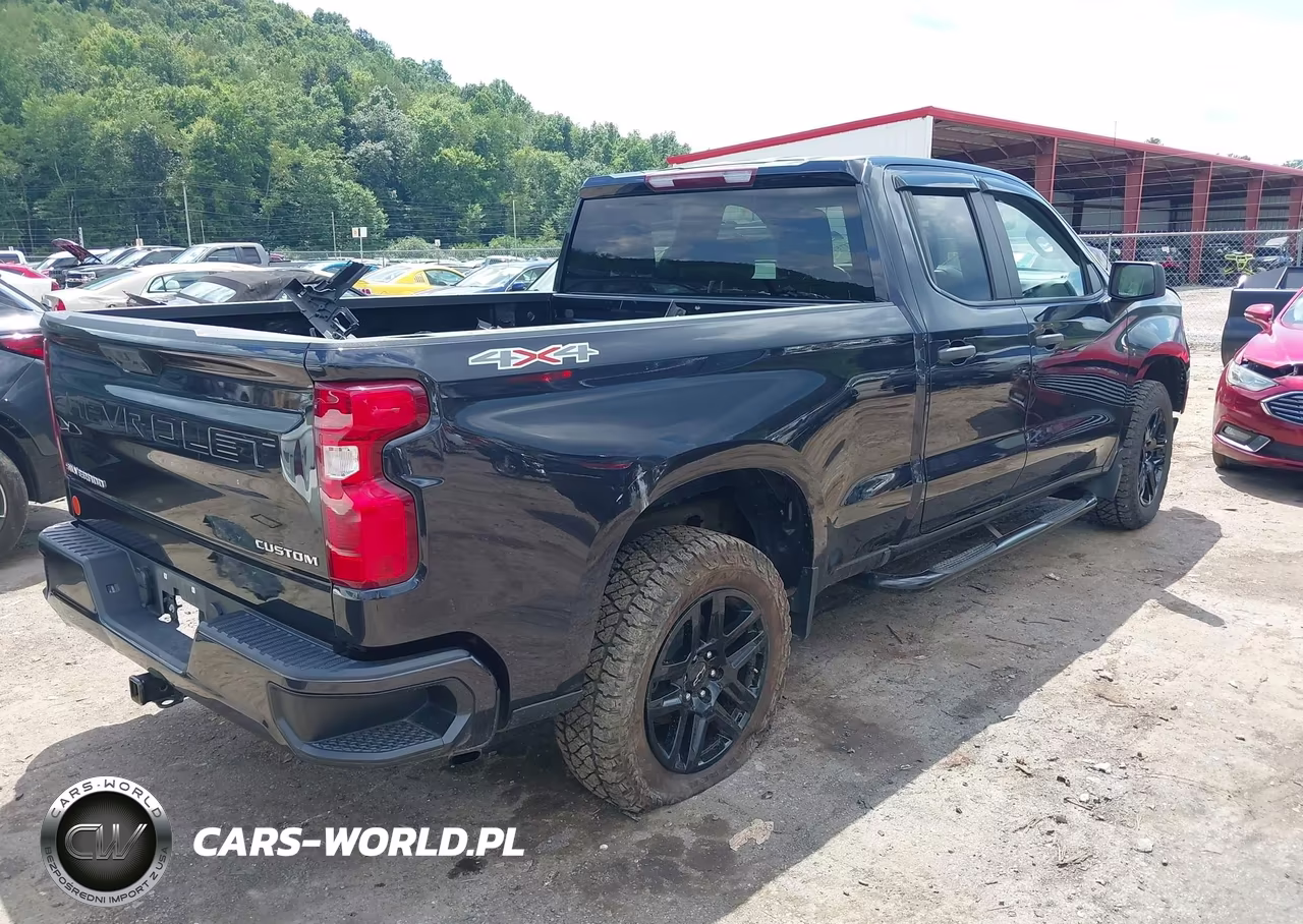 2022 Chevrolet Silverado 1500 4Wd Standard Bed Custom VIN:1GCRDBEK2NZ644636 - 4