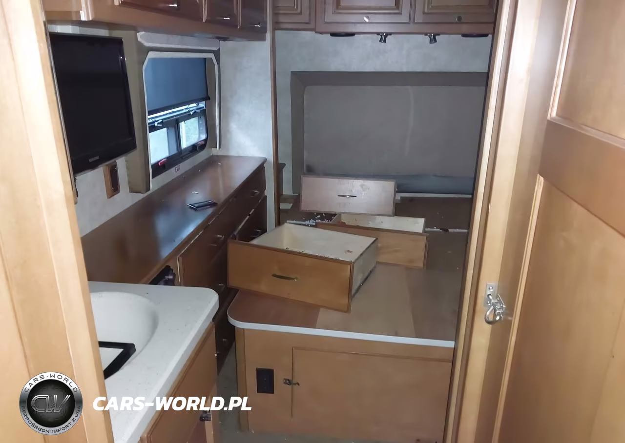 2011 Freightliner Chassis Xc VIN:4UZACVDT9BCBH1984 - 13