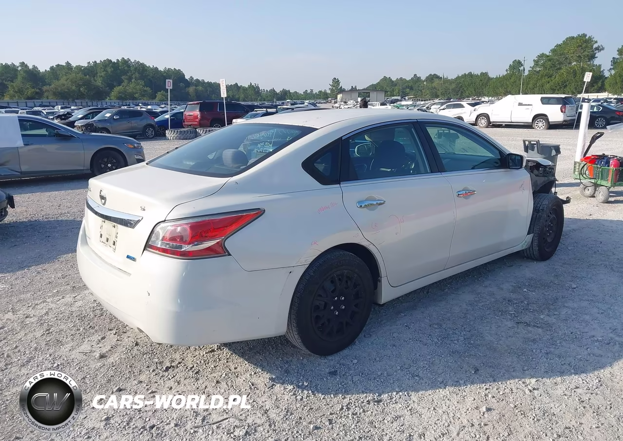 2014 Nissan Altima 2.5 S VIN:1N4AL3AP1EC133662 - 4