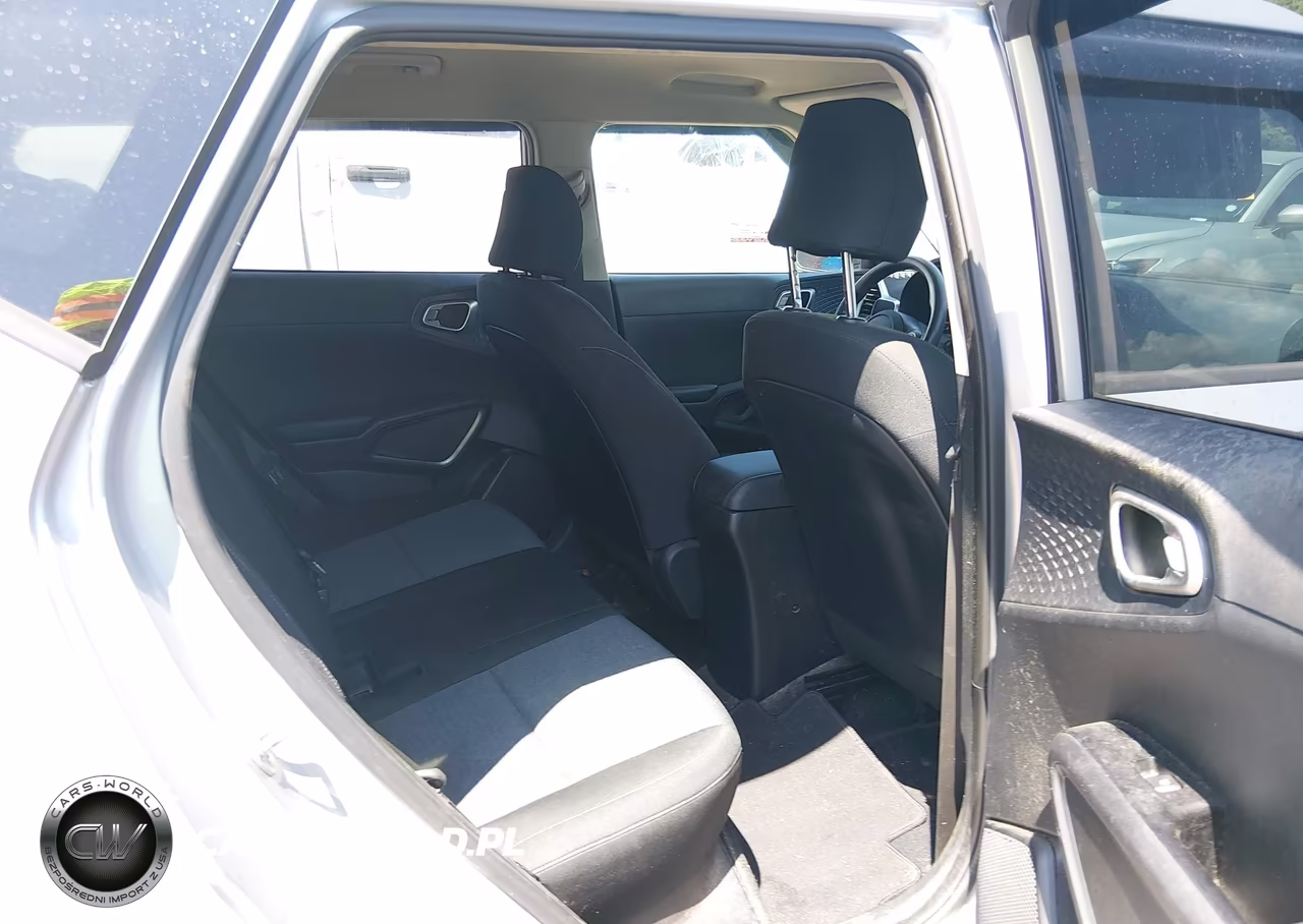 2020 Kia Soul S VIN:KNDJ23AU6L7117398 - 8
