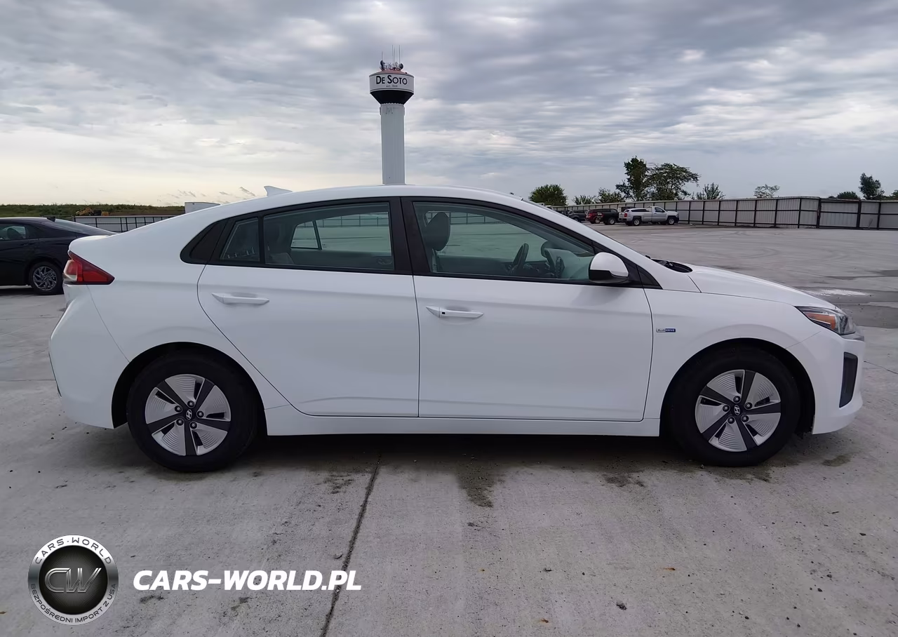 2020 Hyundai Ioniq Hybrid Blue VIN:KMHC65LC7LU233221 - 14