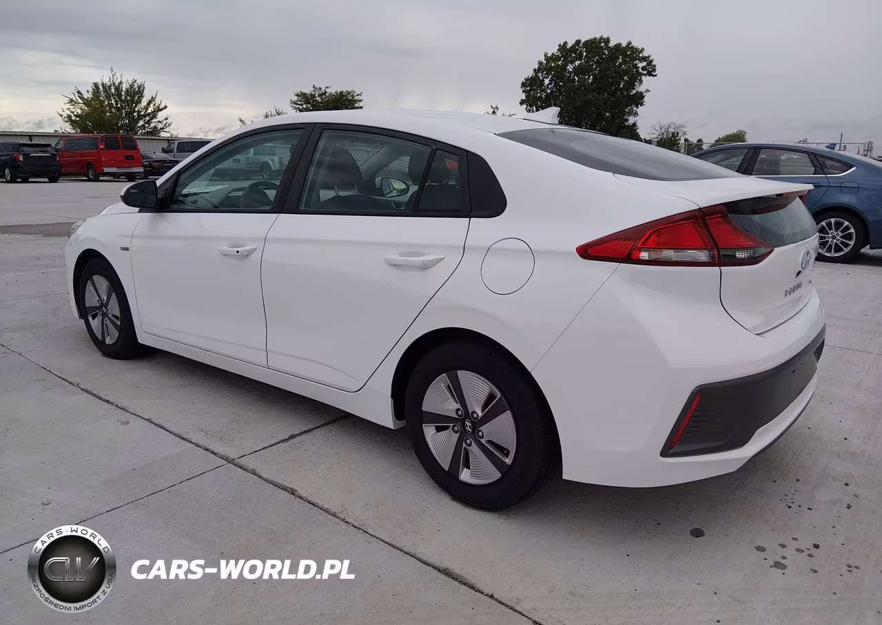 2020 Hyundai Ioniq Hybrid Blue VIN:KMHC65LC7LU233221 - 3