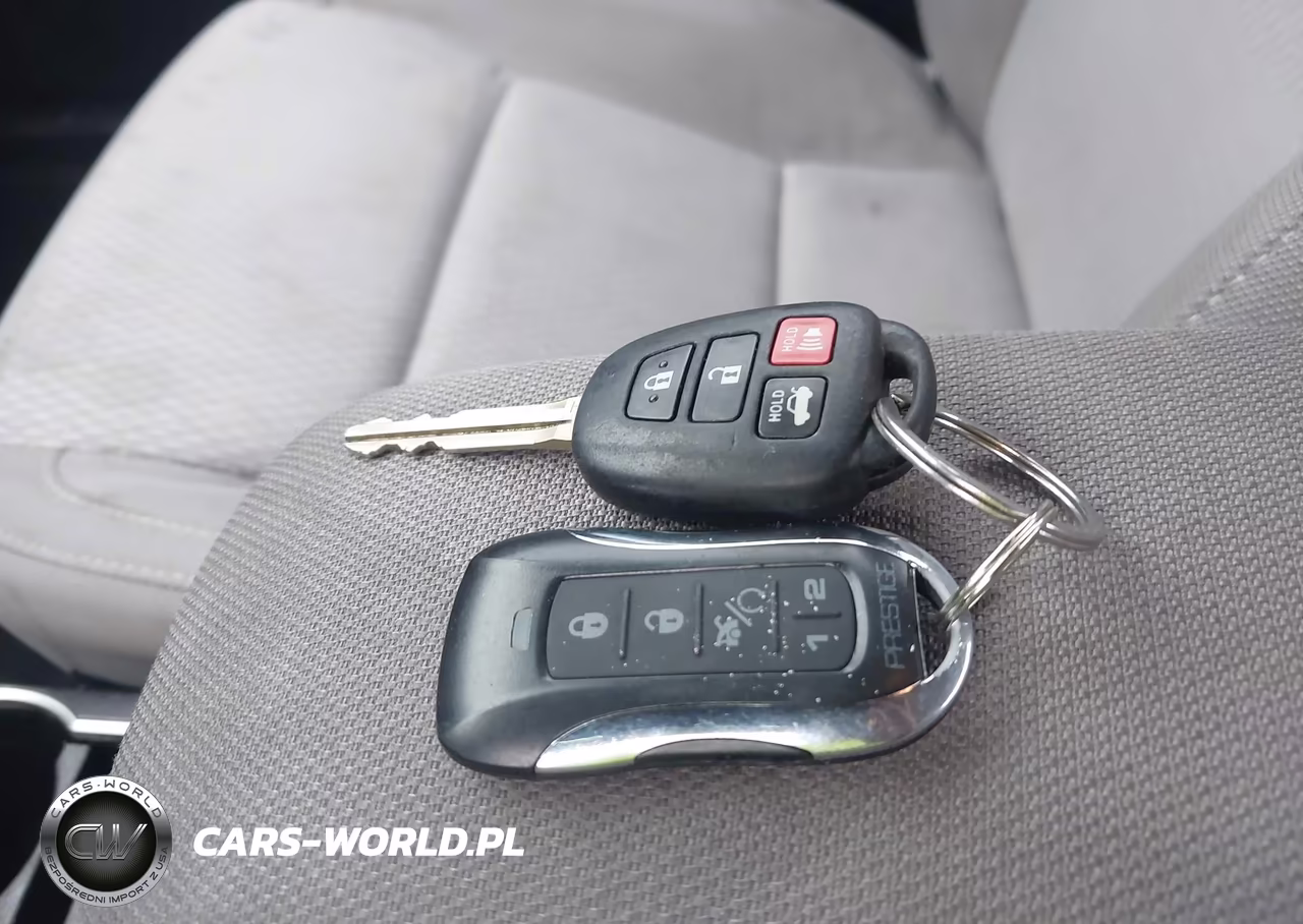 2015 Toyota Corolla Le VIN:5YFBURHE4FP361649 - 11