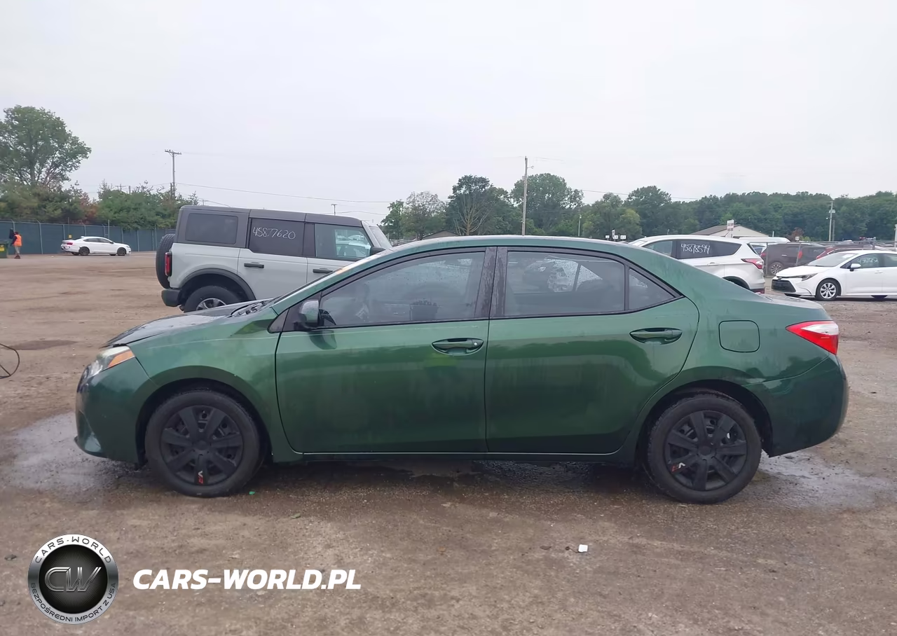 2015 Toyota Corolla Le VIN:5YFBURHE4FP361649 - 14