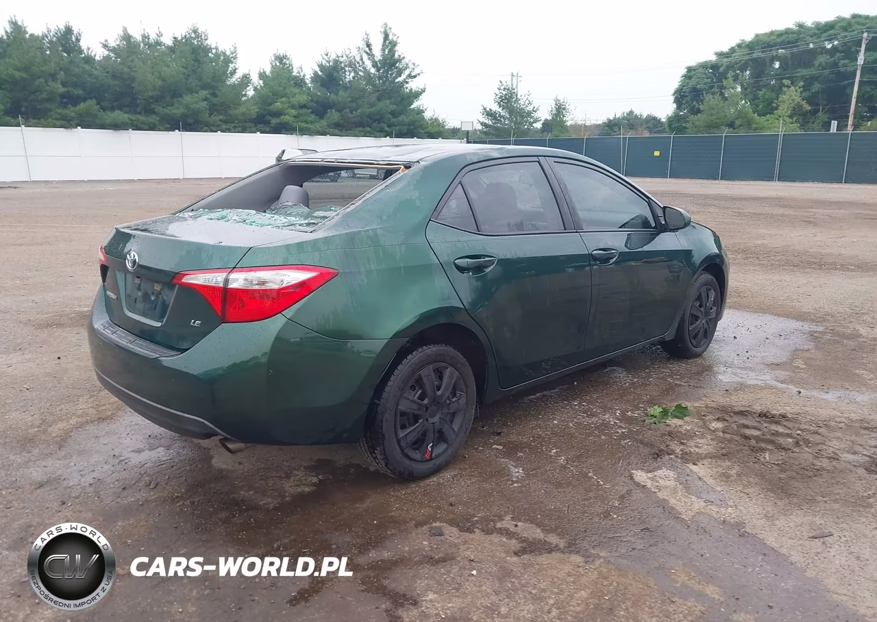 2015 Toyota Corolla Le VIN:5YFBURHE4FP361649 - 4