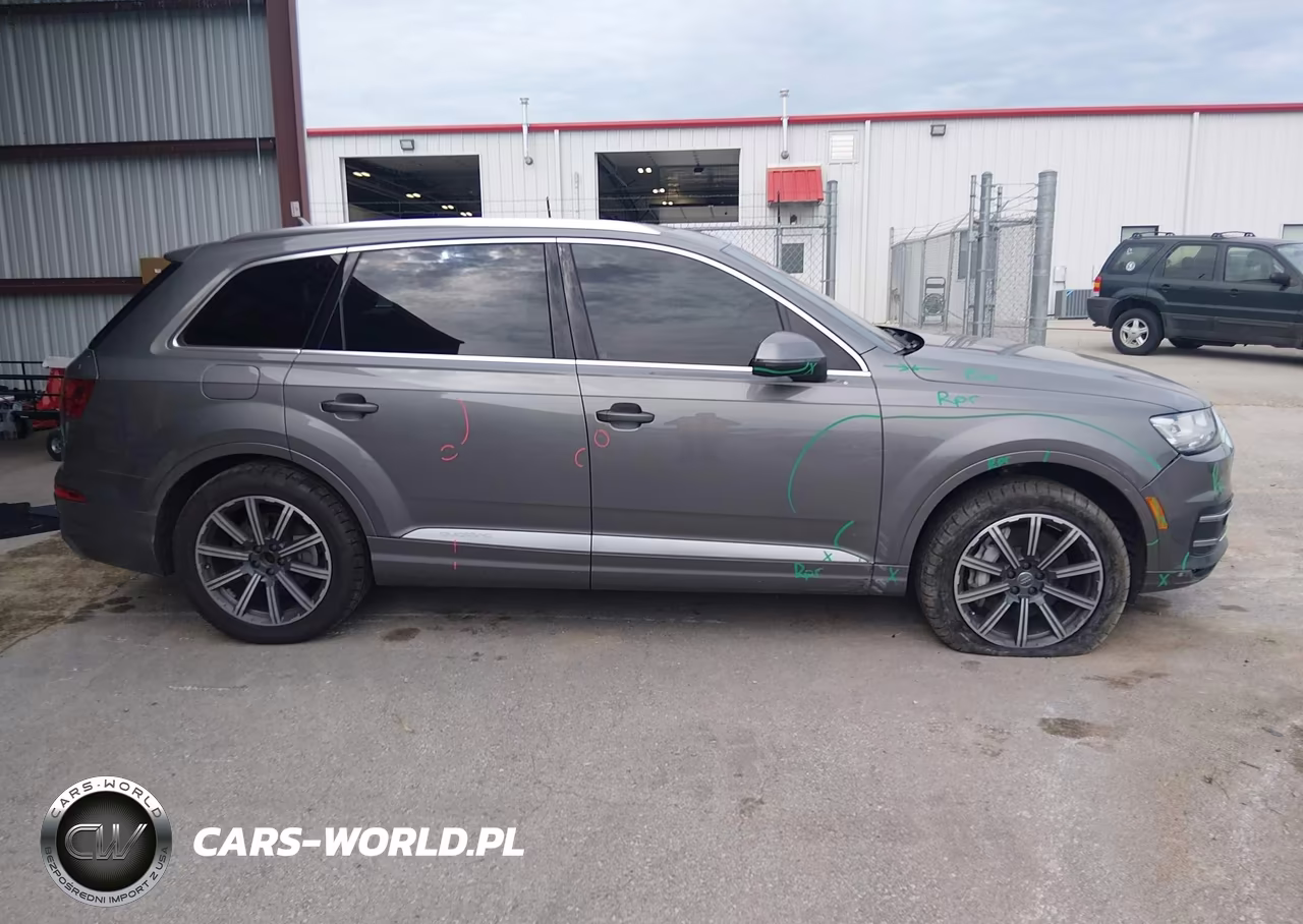 2017 Audi Q7 3.0T Premium VIN:WA1VAAF78HD011341 - 13