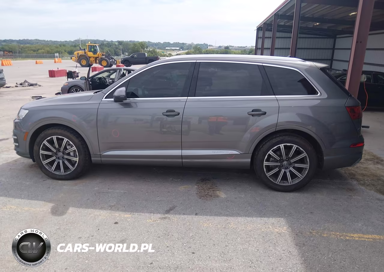 2017 Audi Q7 3.0T Premium VIN:WA1VAAF78HD011341 - 14